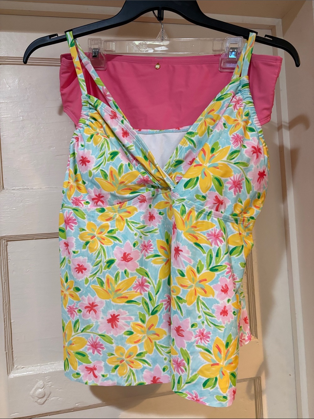 Crown & Ivy Floral Twist Front Tankini Top with pink bottom XL